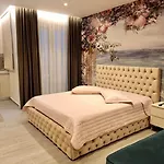 מלון דירות Luxury גולם