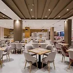 Luxury מלון דירות גולם