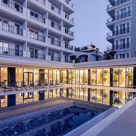 Hotel apartamentowy Luxury *