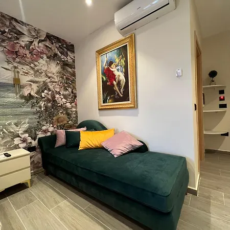 Luxury Golem (Tirana)