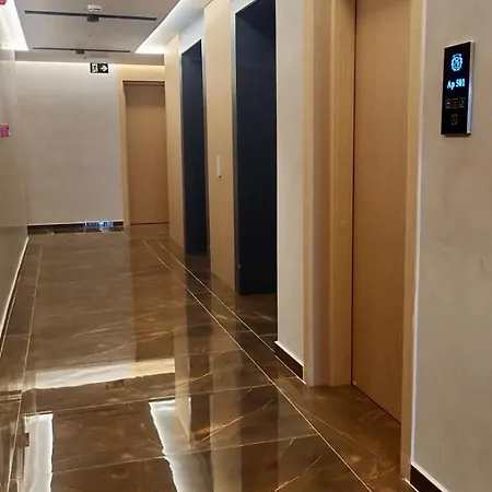 Luxury Hotel apartamentowy *